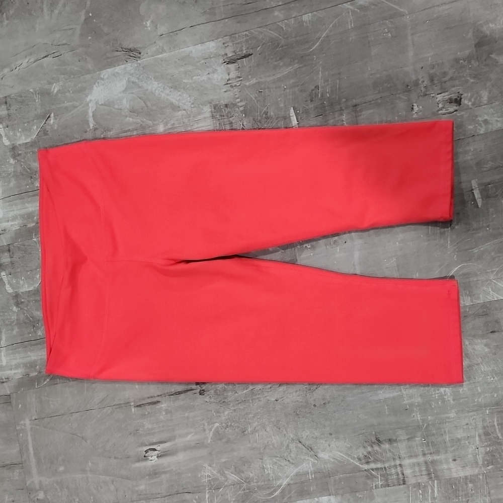 Fabletics High Waisted Cropped Legging
